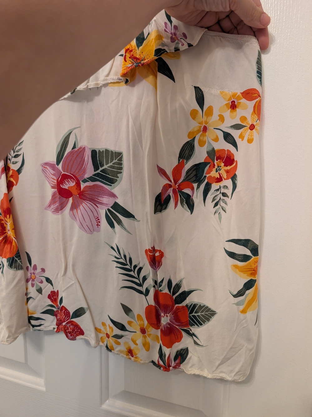 Old Navy White and Pink Floral Off-Shoulder Ruffled Top in Size XL - Picture 7 of 10